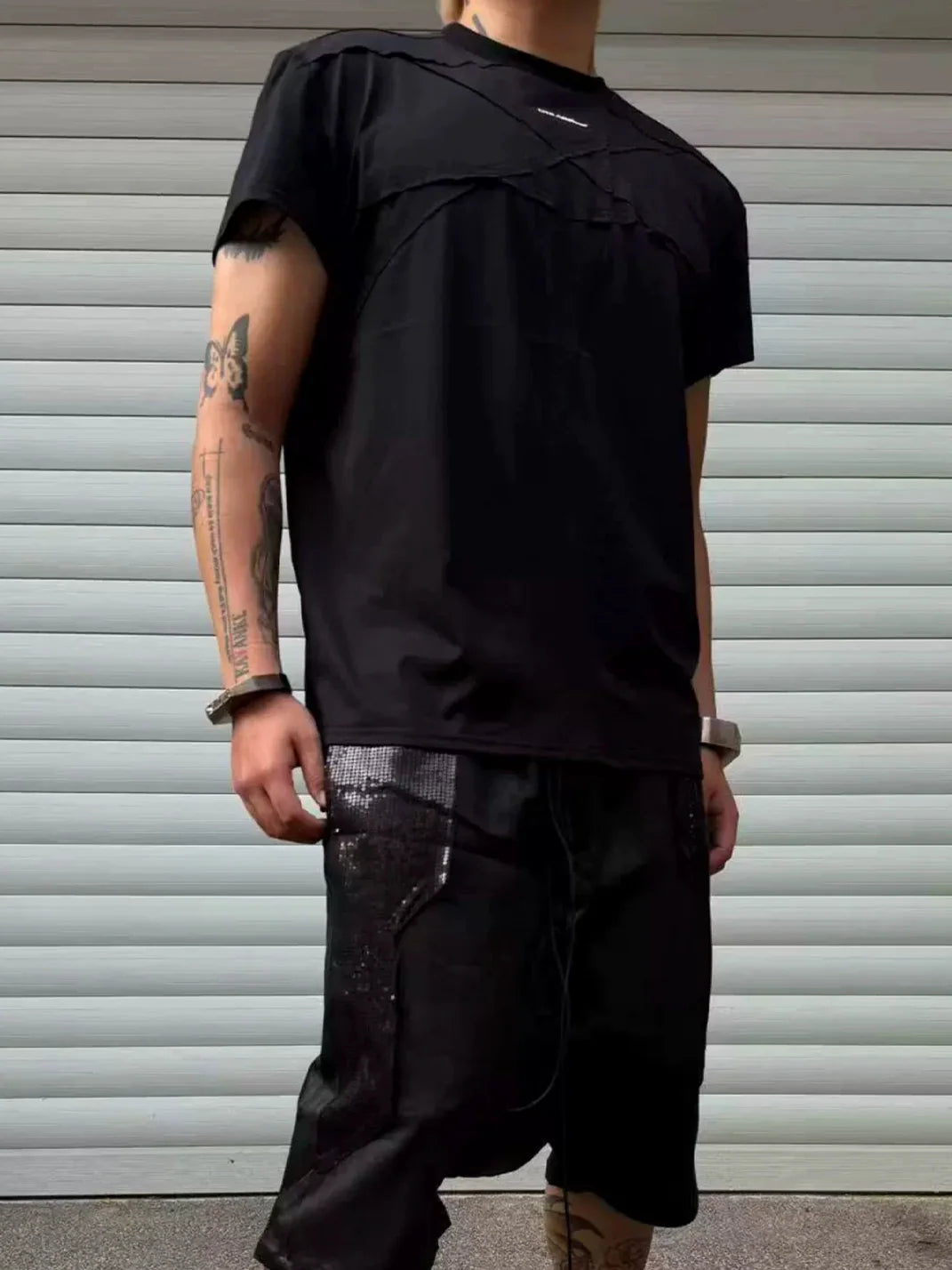 Disark Strap Rivet Short Sleeve T-Shirt