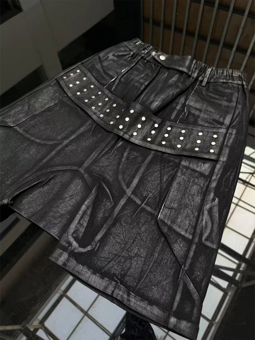 Disark Hot Stamped Rivet Strap Shorts-Black
