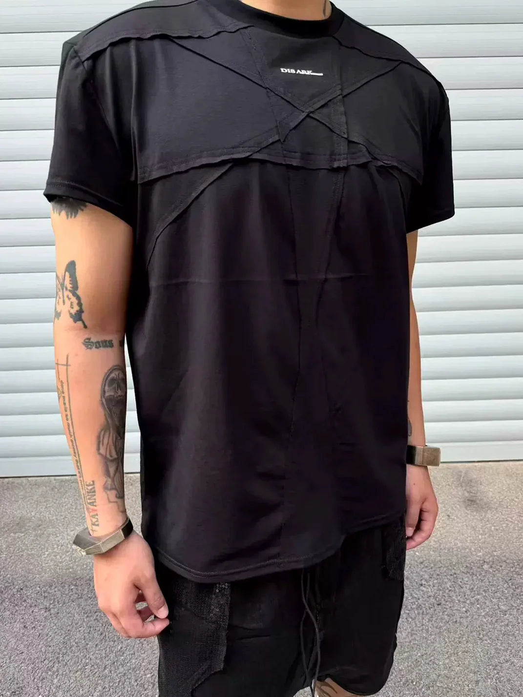 Disark Strap Rivet Short Sleeve T-Shirt