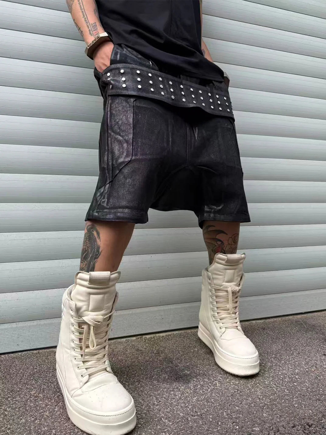 Disark Hot Stamped Rivet Strap Shorts-Black