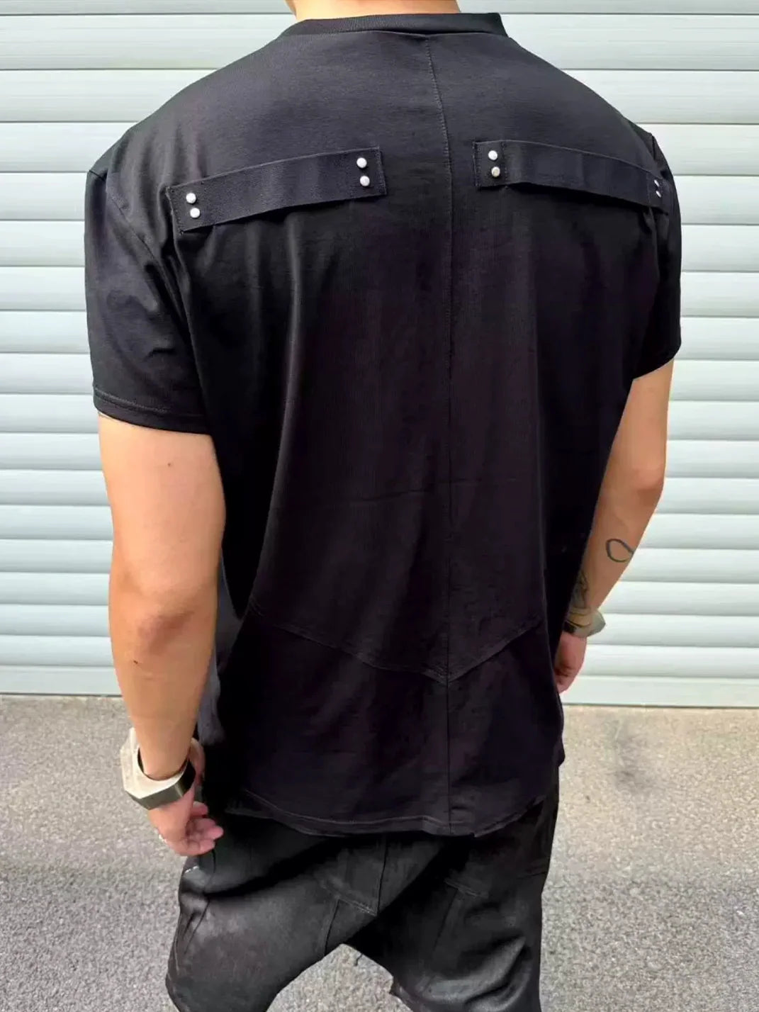Disark Strap Rivet Short Sleeve T-Shirt